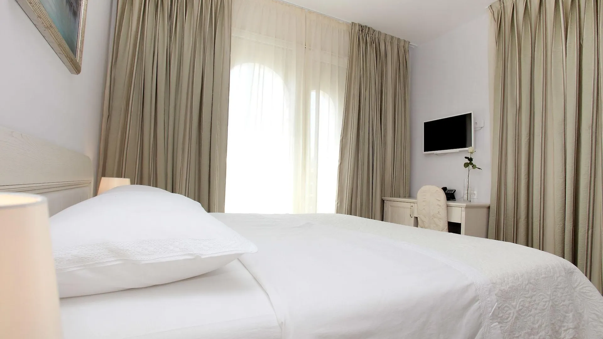 Hotel Bellevue Trogir 4*,
