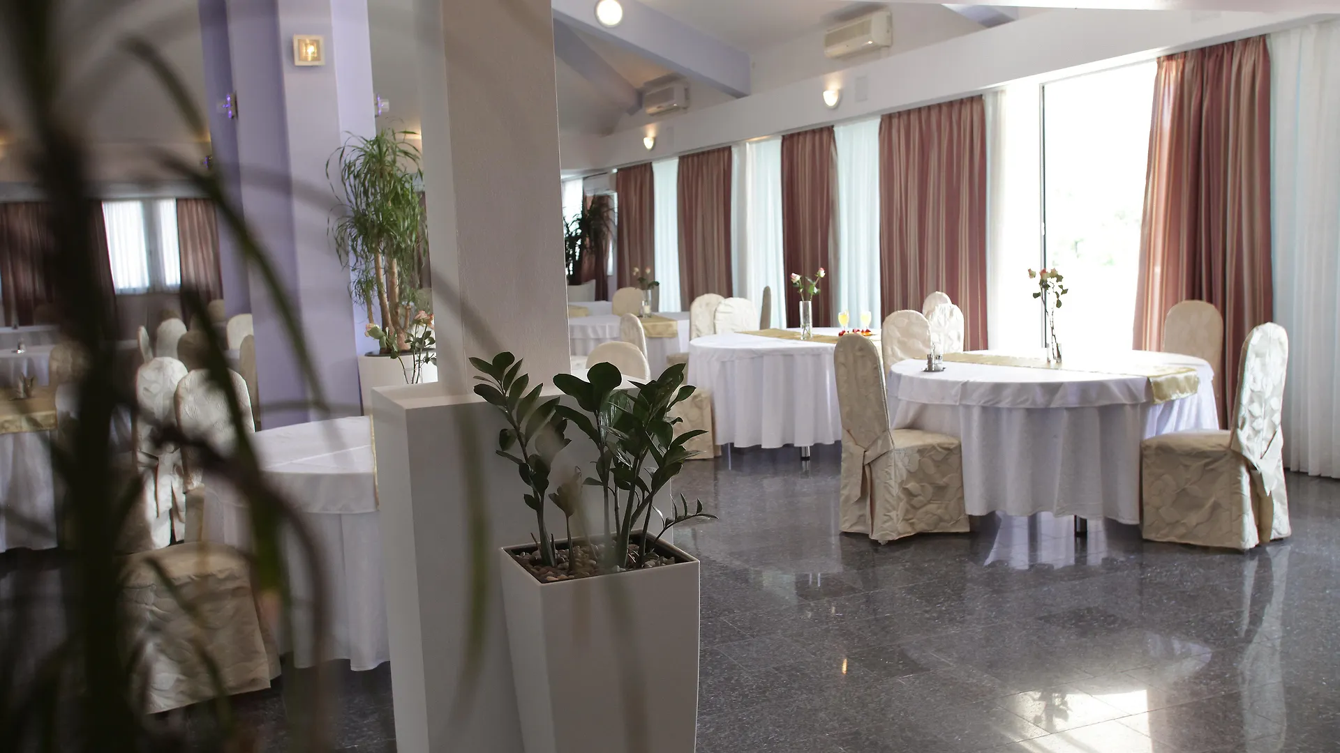Hotel Bellevue Trogir 4*,